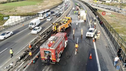 TEM otoyolunu kapatan kaza havadan görüntülendi