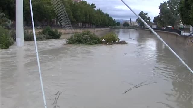Preocupación en Murcia por la crecida del río Segura a su paso por Murcia