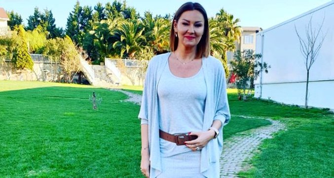 Pınar Altuğ Atacan 13 kız çocuğuna eğitim bursu sağladı