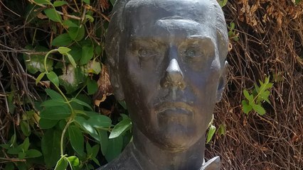 1902 Nace Luis Cernuda