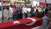 Bakan Soylu, şehit olan sivillerin cenaze törenine katıldı (1) - DİYARBAKIR