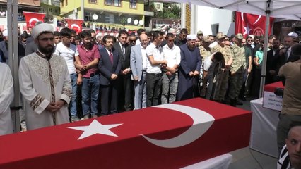 Bakan Soylu, şehit olan sivillerin cenaze törenine katıldı (1) - DİYARBAKIR