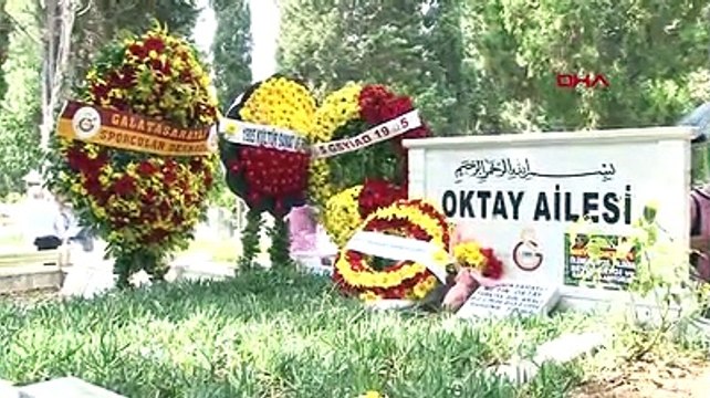 Taçsız Kral Metin Oktay, kabri başında anıldı