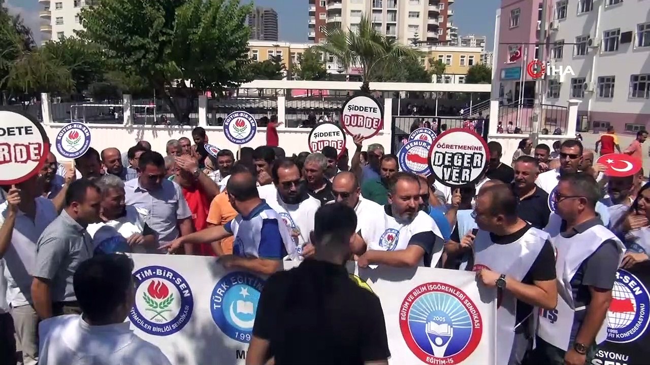 Mersin'de velinin okul saldırısı protesto edildi, öğrenciler destek verdi