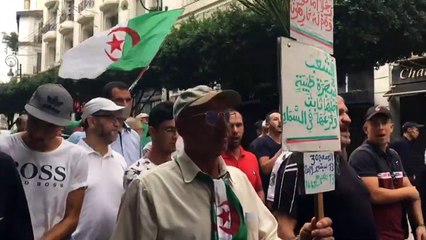 الجزائريون يتظاهرون للجمعة ال30 على التوالي