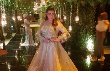 لحظة بكاء نشوى مصطفى في حفل زفاف ابنتها
