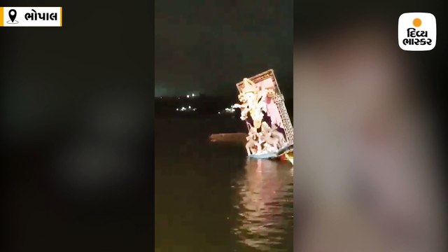 50 સેકન્ડમાં બની હોડી દુર્ઘટના, જે બચી શકતા હતા તેઓ કૂદી ગયા, વીડિયો આવ્યો સામે