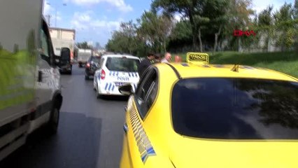 Esenyurt'ta zincirleme trafik kazası 2 ek görüntü