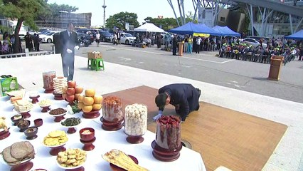 이산가족 10명 중 6명 사망...문 대통령 "이산가족 문제 시급" / YTN