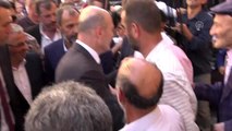 Bakan Soylu'dan oturma eylemi yapan Diyarbakır annelerine ziyaret (2)