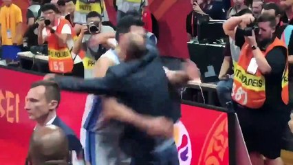 Arjantin finale çıktı, takımını finale taşıyan Luis Scola coştu