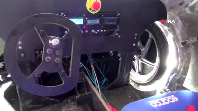 Üniversite öğrencileri insansız hava aracı ve hidrojenle çalışan otomobil yaptı