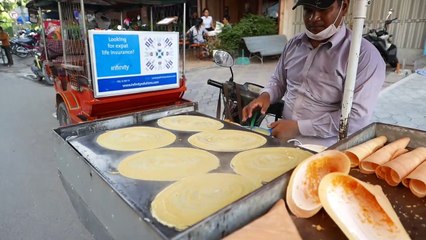 Cambodian Street Snacks - Giant Coconut Crepes Street Foods I am so hungry!