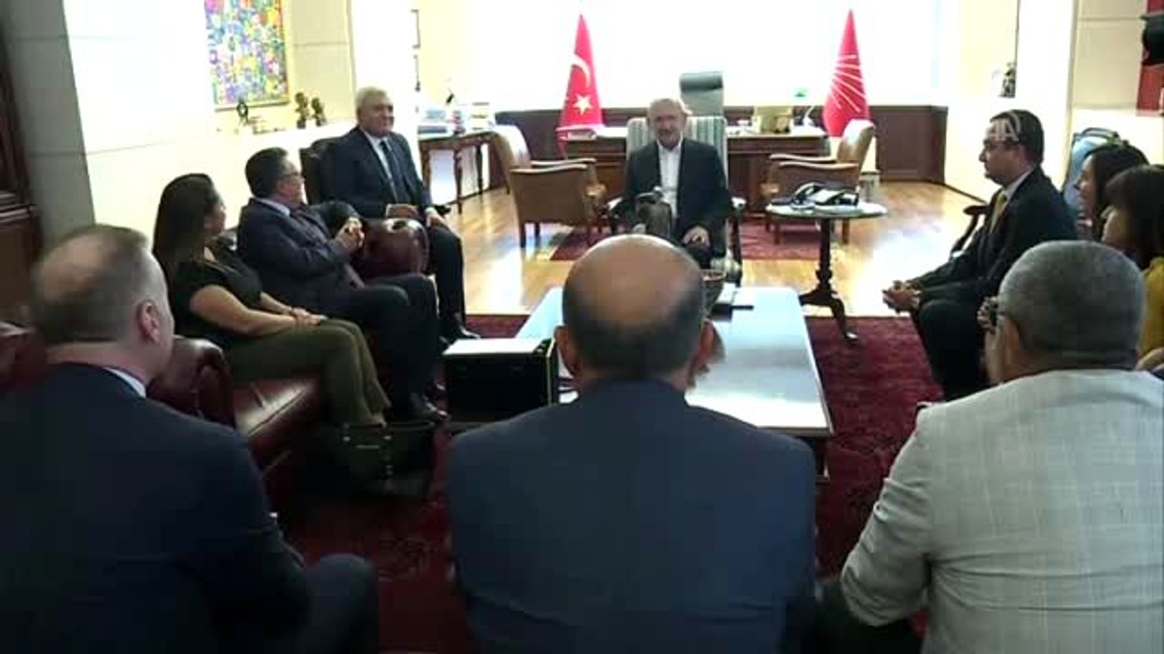 Kılıçdaroğlu, Ostim Sanayi ve İşadamları Derneği Başkanı Ekinci ile Yönetim Kurulu Üyelerini kabul...