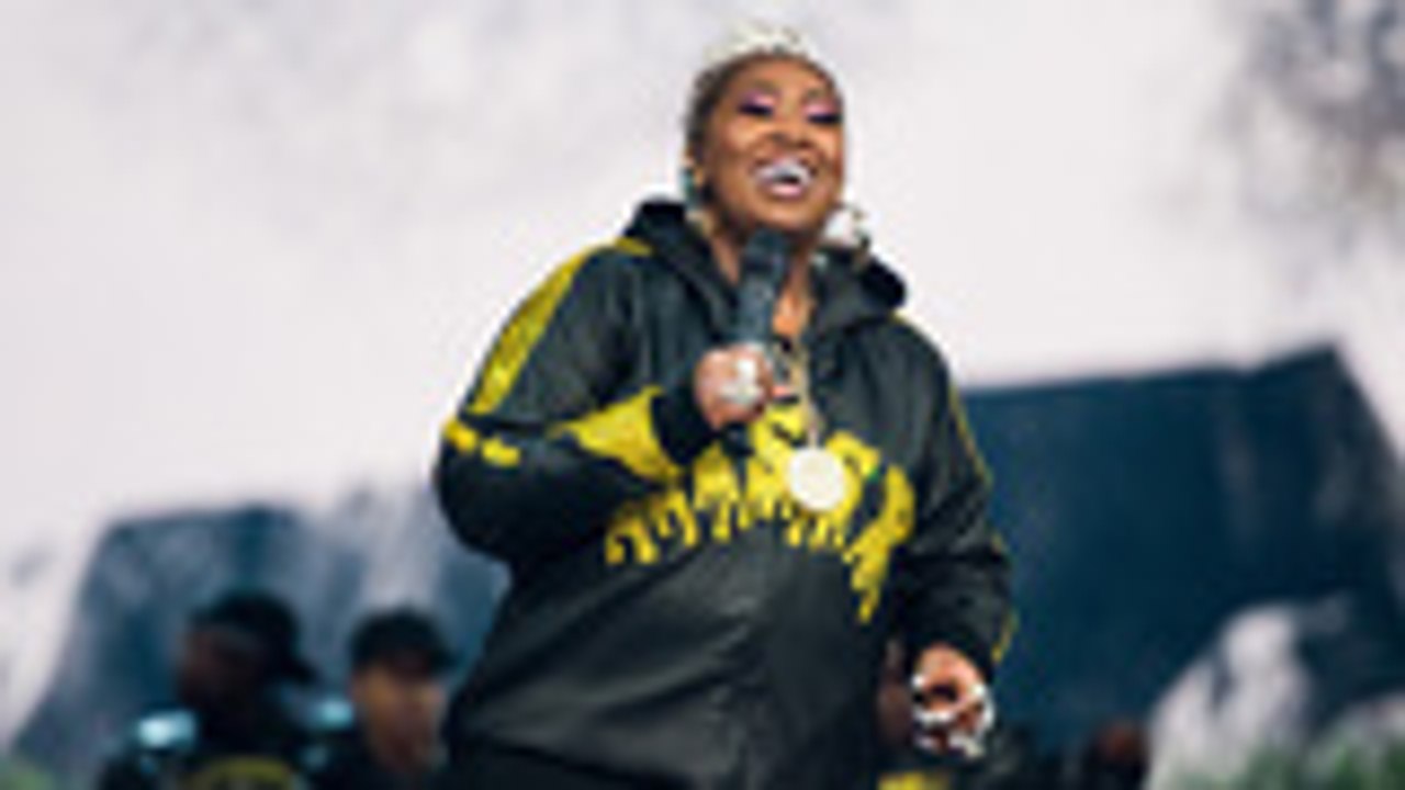 Missy Elliott Wants a Collaboration From Rihanna and Lizzo | Billboard News