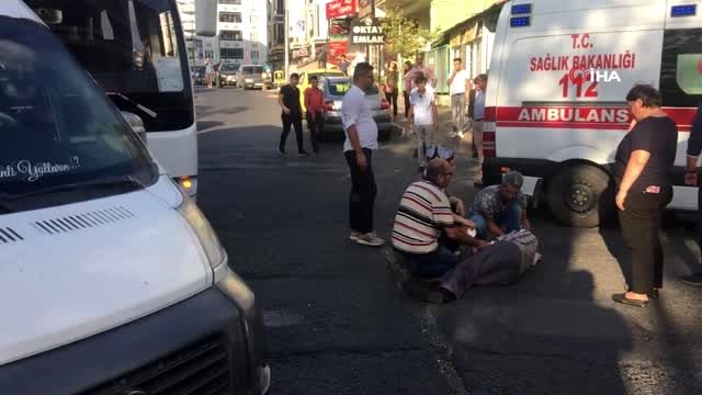 Servis aracının çarptığı yaya yaralandı