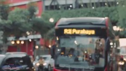 <i>Ayok Rek, Mlaku-mlaku Numpang Suroboyo Bus</i>