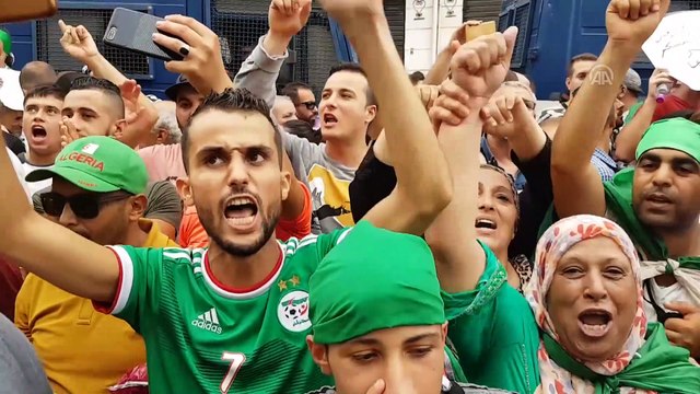 Cezayir'de 'Buteflika rejimi temsilcileri' protesto edildi - CEZAYİR