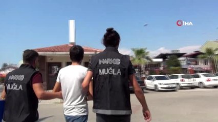 Çalıştığı fırında eroin satarken yakalandı