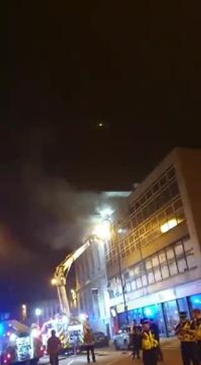 Fire crews rushed to blaze at Acapulco nightclu...