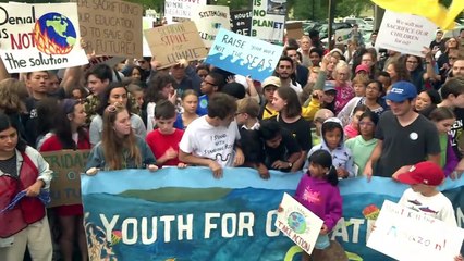 Greta Thunberg se manifiesta tímidamente frente a la Casa Blanca
