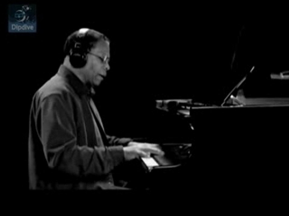 Will.I.Am Ft Various - Yes We Can (Barack Obama Music Video)