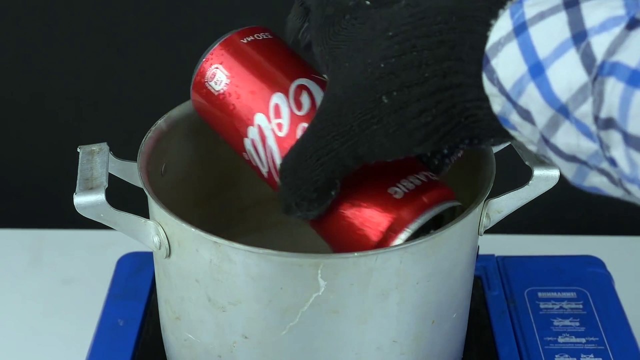 5 COOL EXPERIMENTS WITH COCA COLA & MENTOS
