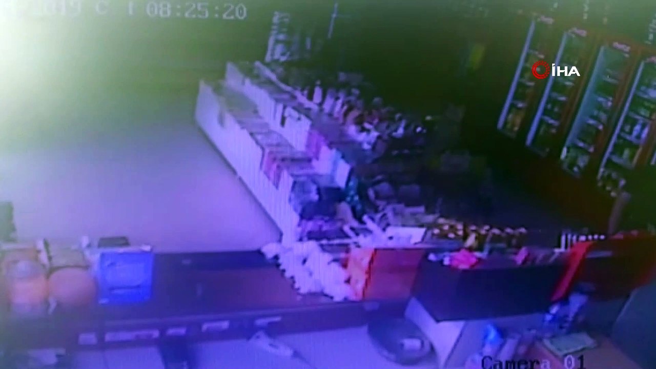 Deprem anı kamerada