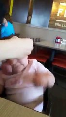 Ebeveynlerini ilk kez net gören bebeğin mutluluğu viral oldu