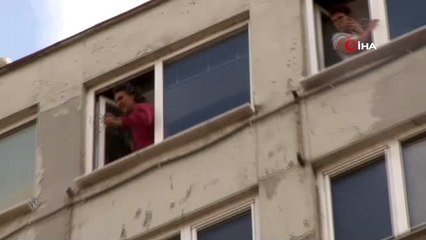 Şişli'de 9 katlı bir binanın çatısında yangın kurtarıldı