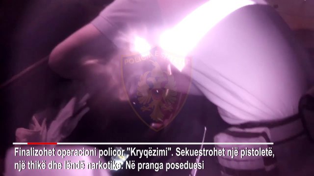 Report TV -'Shqiponja' kap të riun në Tiranë që qarkullonte me armë, thikë dhe kanabis