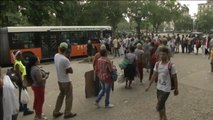 Colas interminables para conseguir combustible en Cuba tras las restricciones del gobierno