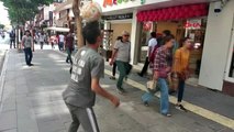 Elazığ-futbol topuyla akrobatik hareketler yapan genç, ilgi topladı