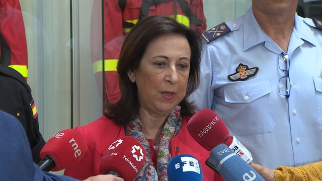 Robles destaca el trabajo conjunto de UME y Ejército