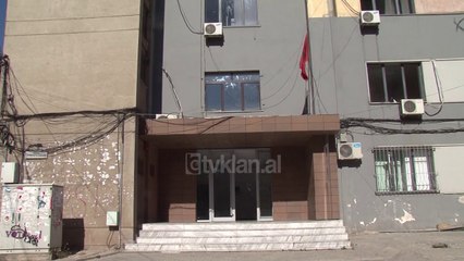 Ndotja e mjedisit, fabrika e tullave punon pa leje mjedisore