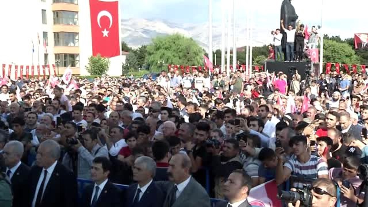 Bahçeli: "Fırat'ın doğusuna Türk Milletinin iradesi mührünü vurmalıdır"