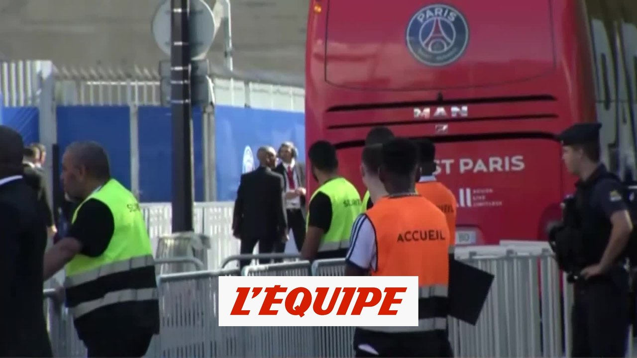 L'arrivée du bus au Parc des Princes - Foot - L1 - PSG