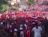 Bayrakları alıp sokağa çıktılar çünkü...