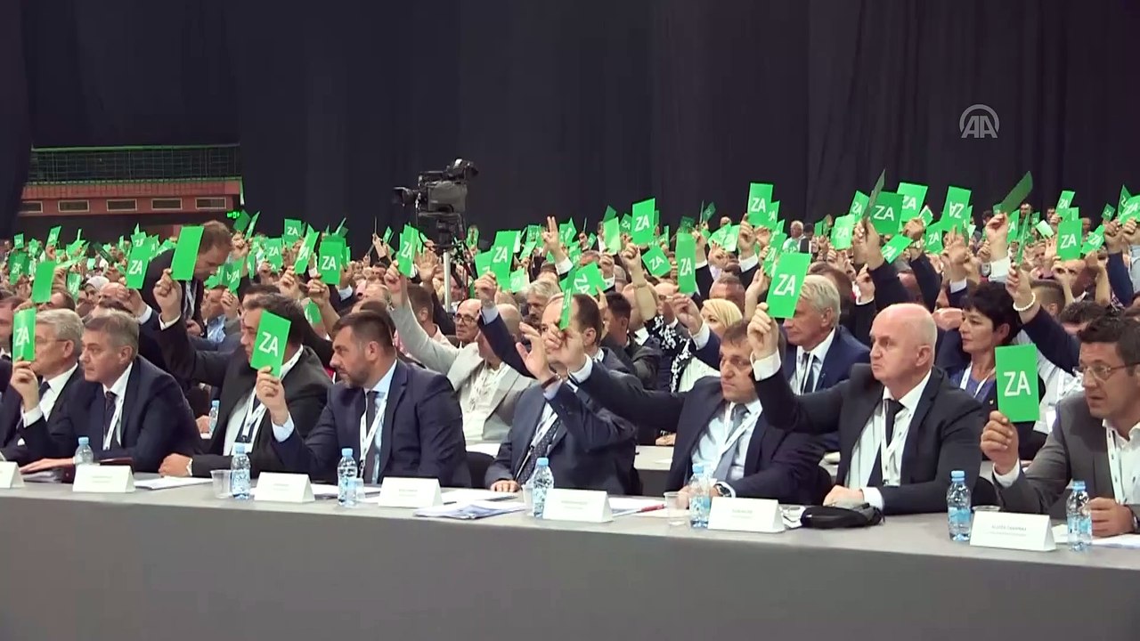 Bakir İzetbegoviç yeniden SDA genel başkanı seçildi - SARAYBOSNA