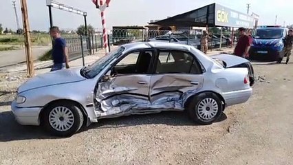 İki otomobil çarpıştı: 1'i ağır 2 yaralı - ŞANLIURFA