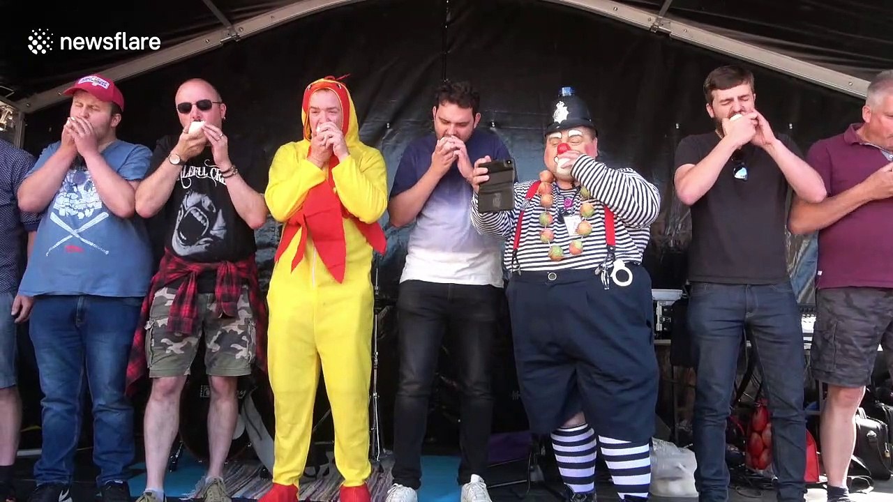 Bizarre onion eating competition takes place in the UK