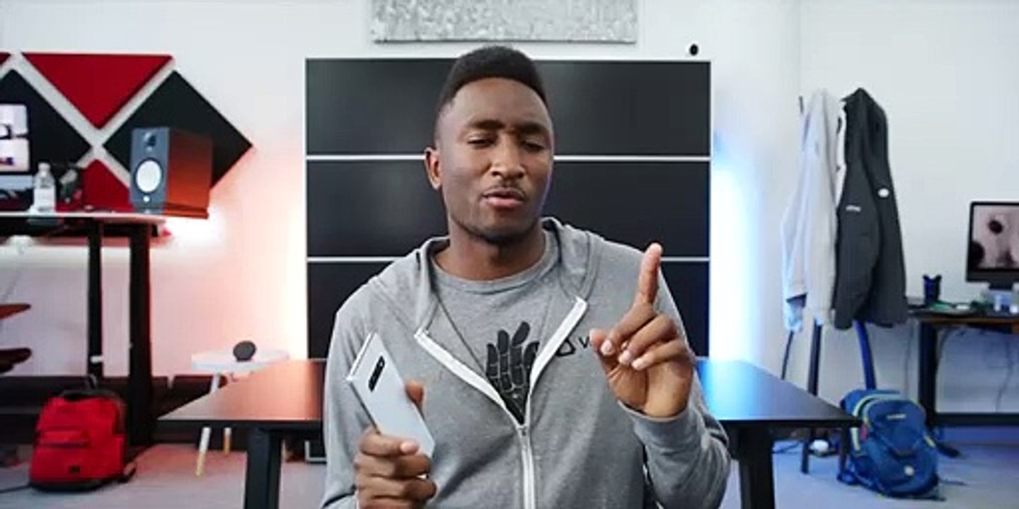 The Galaxy S10's Incredible Display!