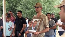 Babasıyla aynı kaderi paylaşan şehit güvenlik korucusu toprağa verildi (2) - MARDİN