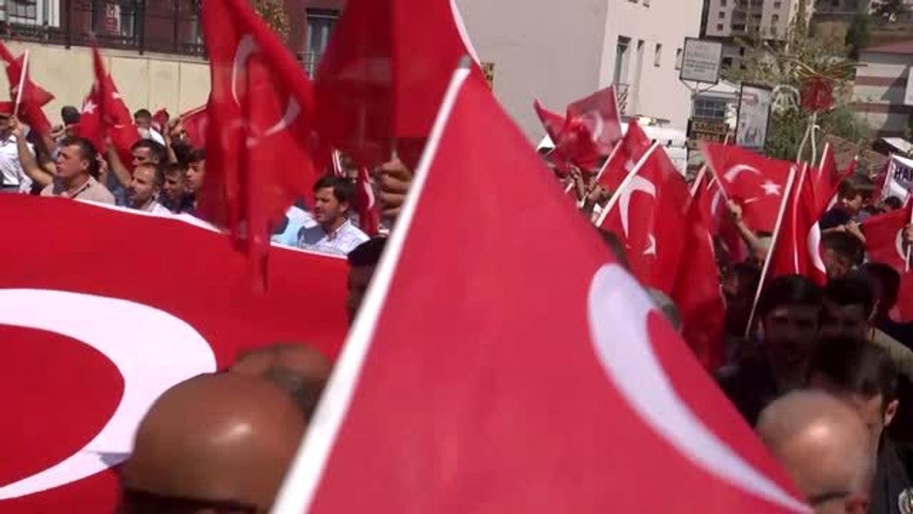 Doğu'da "Teröre Lanet, Kardeşliğe Davet" yürüyüşleri