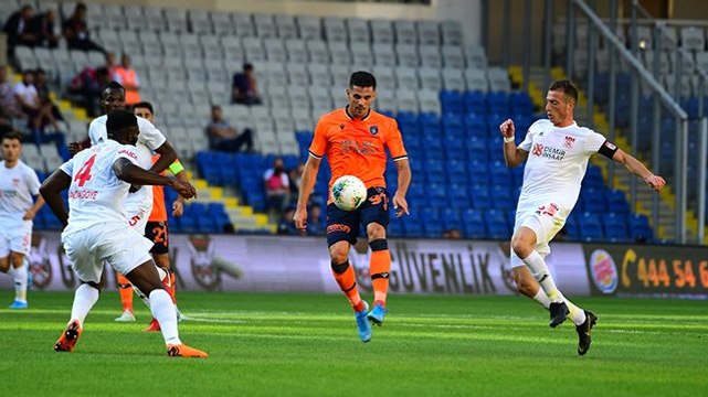 Medipol Başakşehir, Sivasspor ile 1-1 berabere kaldı!