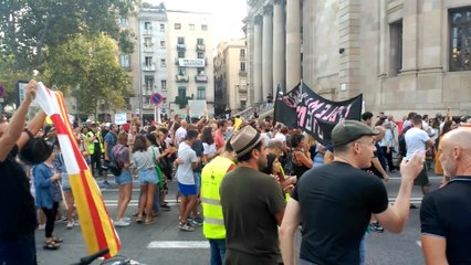 Más de 500 personas se manifiestan en Barcelona por "más seguridad"