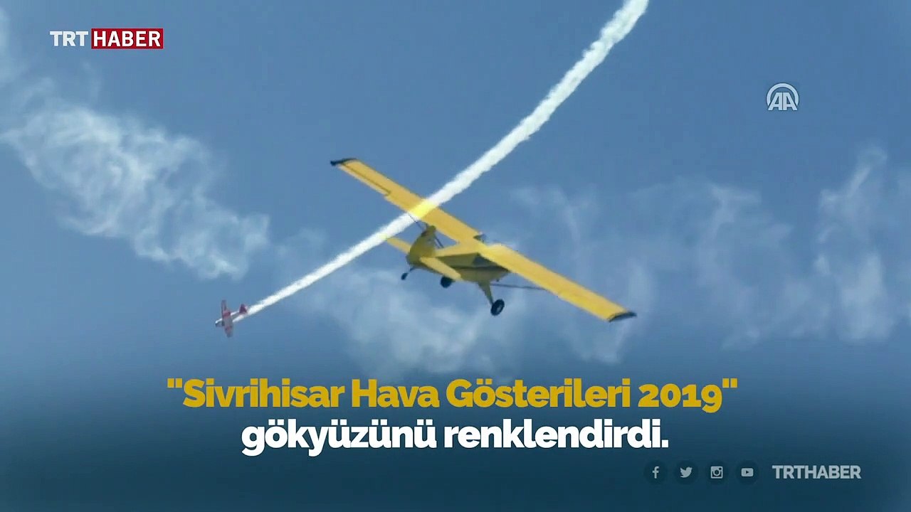 Gökyüzü "Türk Yıldızları" ile renklendi