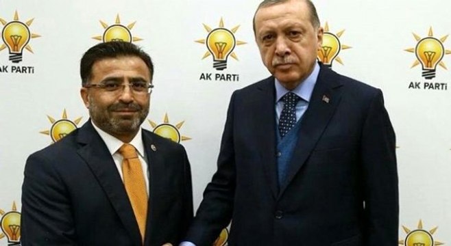 AK Parti'den istifa eden eski vekil Ömer Ünal'dan AK Parti'yi artık Pelikan medyası yönetiyor iddiası