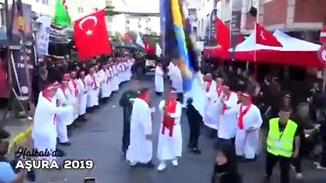 شاهد ... إحياء عاشوراء في اسطنبول التركية