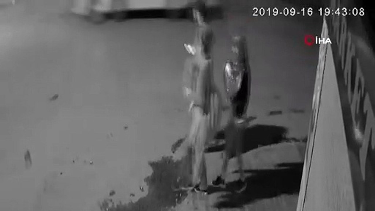 Tüyler ürperten cinayet kamerada! Kız kardeşiyle geziyor diye...